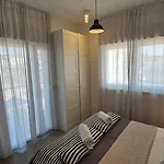 Sky Close To With Restaurant Apartment *