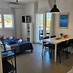 Apartment Sky Close To With Restaurant