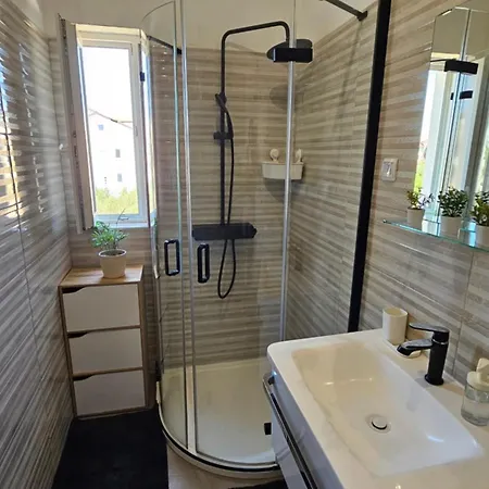 Near The For 4 Appartement Brodarica (Sibenik-Knin)