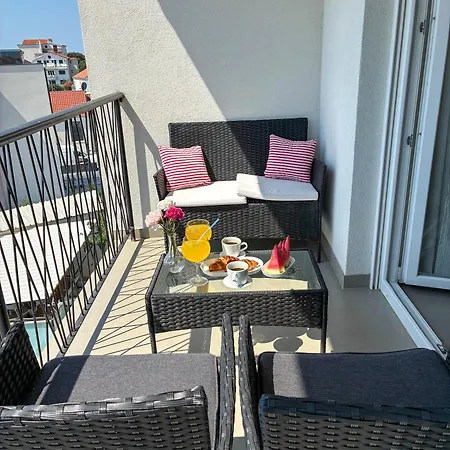 Apartman Whitehouse Sky - Close To With Restaurant Brodarica