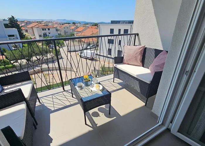 Apartman Near The For 4 Brodarica (Sibenik-Knin)