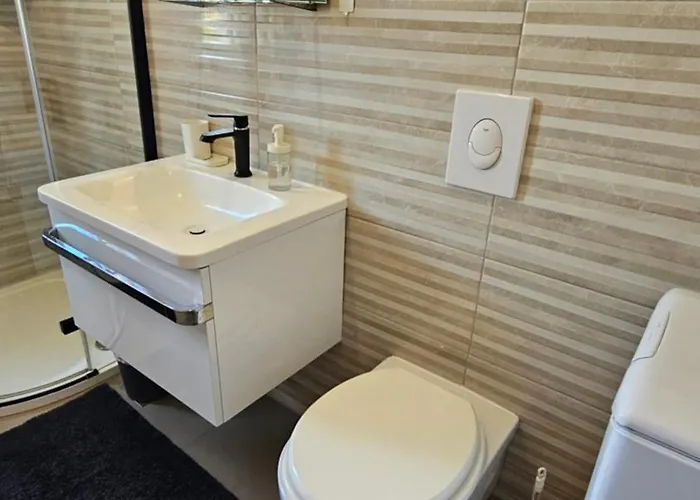 Near The For 4 Appartement Brodarica (Sibenik-Knin)