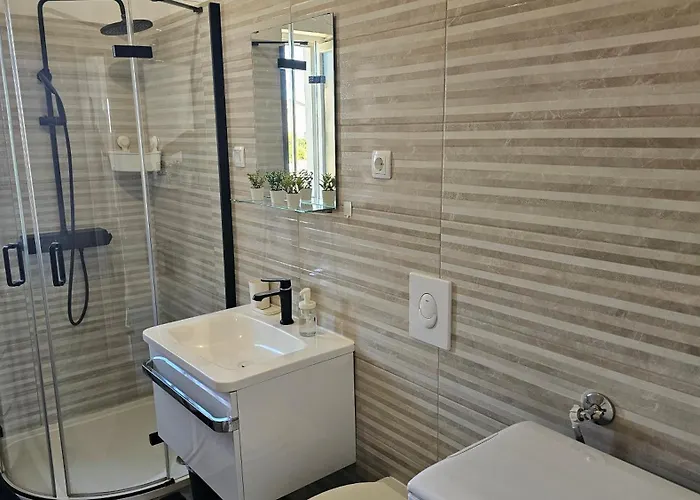 Apartman Near The For 4 *