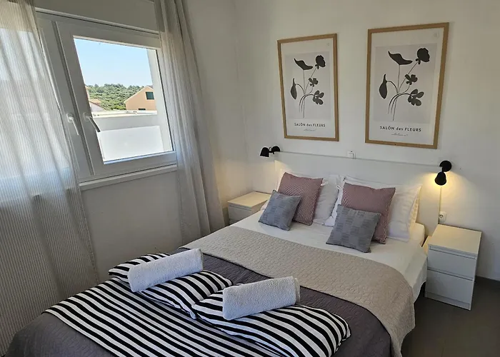 Brodarica Apartments Sky Close To Beach With Restaurant Apartman *